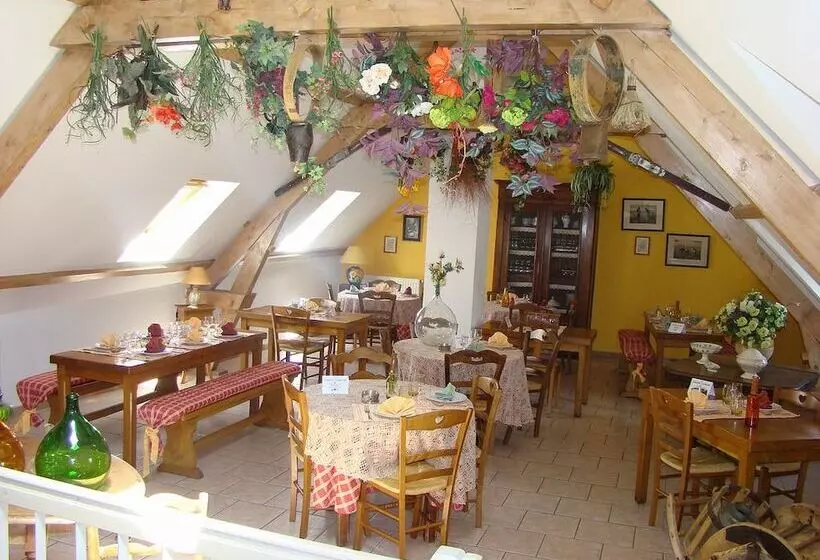 Отель Hôtel La Grange Aux Marmottes