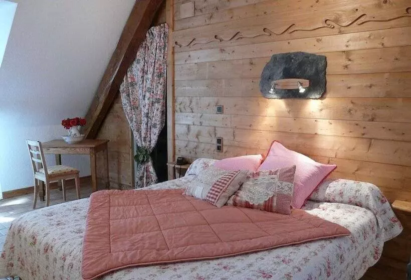 Отель Hôtel La Grange Aux Marmottes