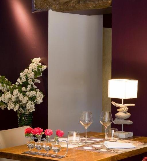 Logis Hotel Les Flots Bleus