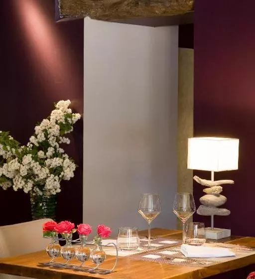 Logis Hotel Les Flots Bleus