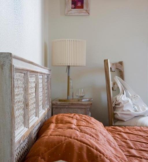 Logis Hotel Les Flots Bleus