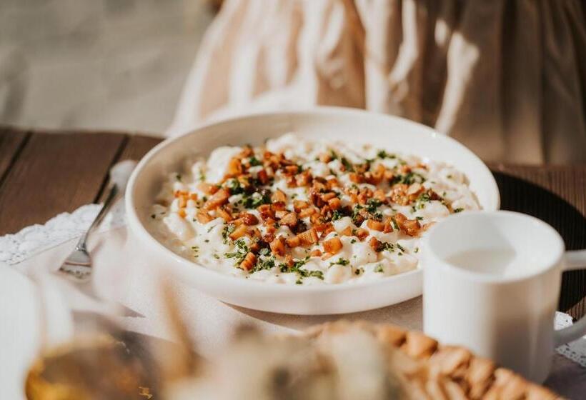 Hotel Liptovský Dvor