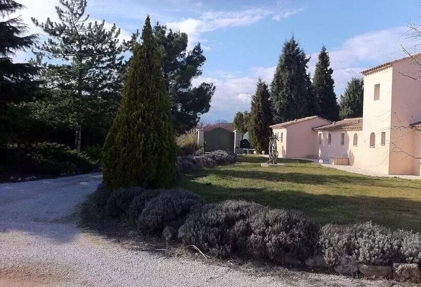 فندق Logis Hôtel & Spa Déjeunez Sous L Arbre