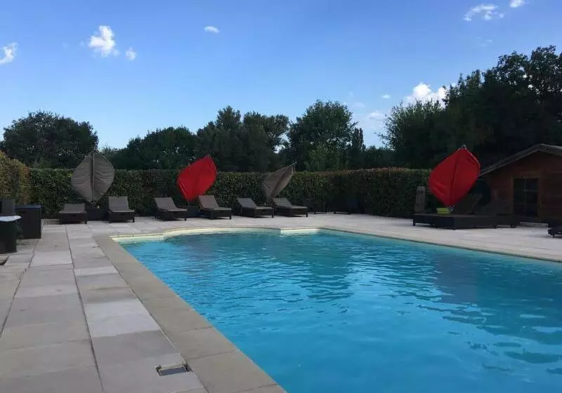 فندق Logis Hôtel & Spa Déjeunez Sous L Arbre