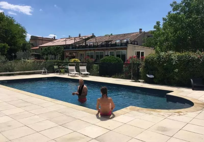 בית מלון כפרי Logis Hôtel & Spa Déjeunez Sous L Arbre