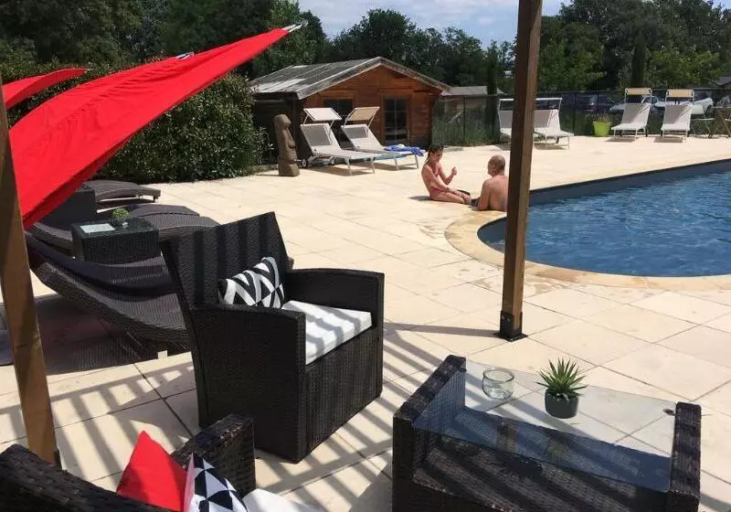 فندق Logis Hôtel & Spa Déjeunez Sous L Arbre