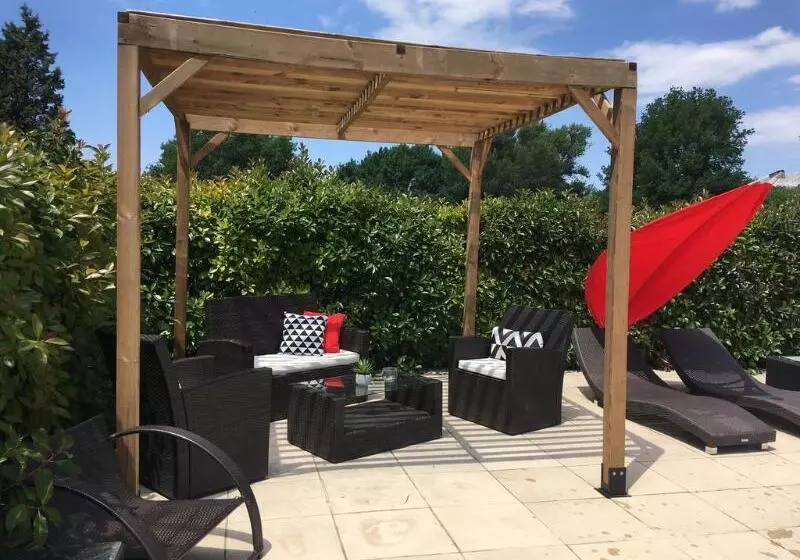 فندق Logis Hôtel & Spa Déjeunez Sous L Arbre