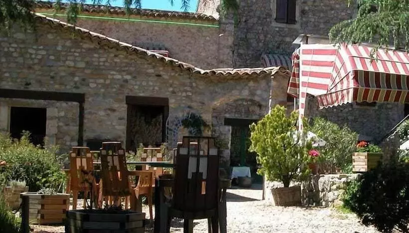 Logis Hotel Restaurant Auberge Du Peras