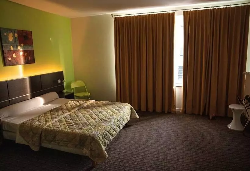 Отель Logis Hôtel Restaurant La Vraine