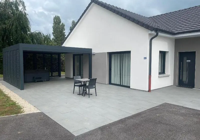 ホテル Logis Hôtel Restaurant La Vraine