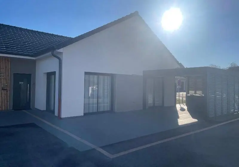 ホテル Logis Hôtel Restaurant La Vraine