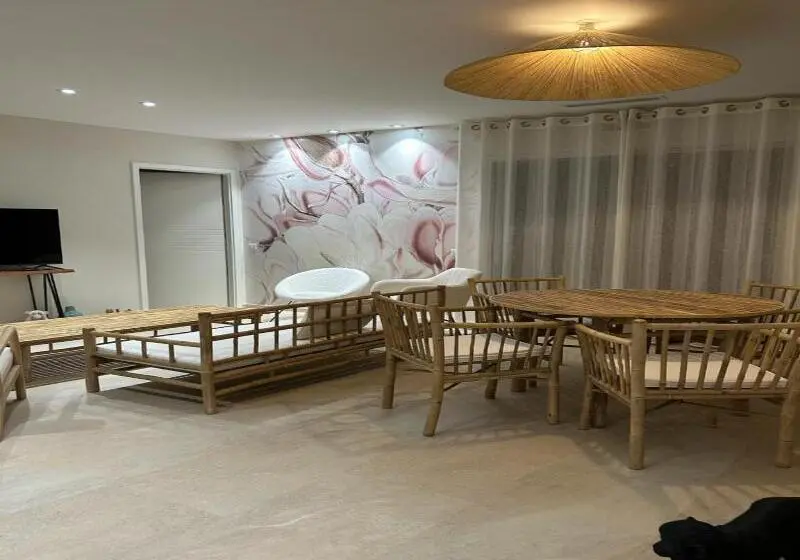 ホテル Logis Hôtel Restaurant La Vraine