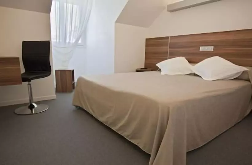 Отель Logis Hôtel Restaurant L Europe