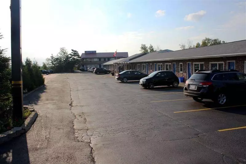 Hotelli Moonlight Inn And Suites Sudbury