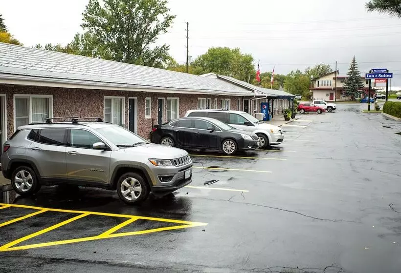 Hotelli Moonlight Inn And Suites Sudbury