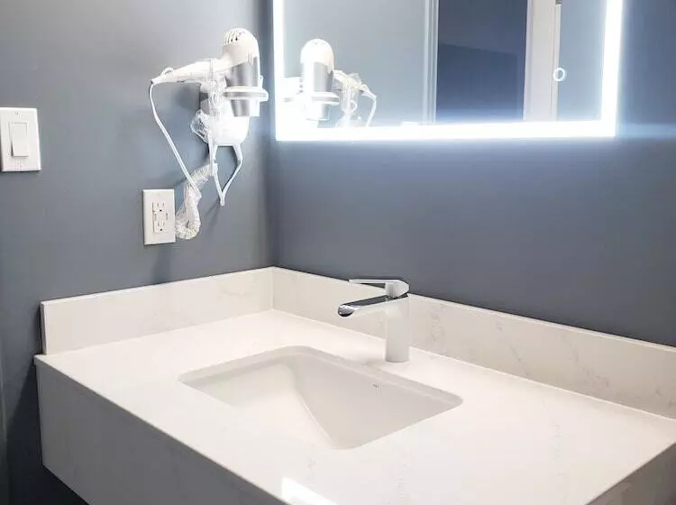 Hotelli Moonlight Inn And Suites Sudbury