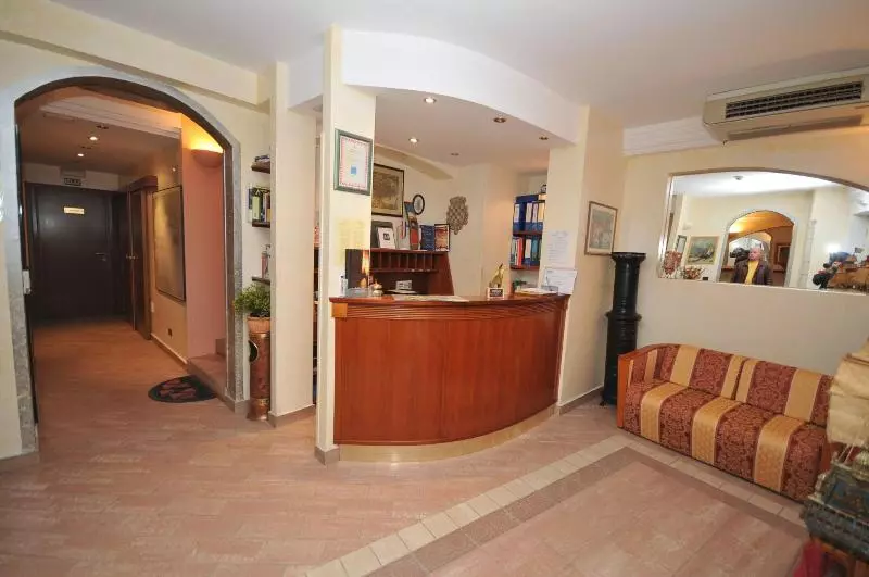 Hotelli Villa Fontana