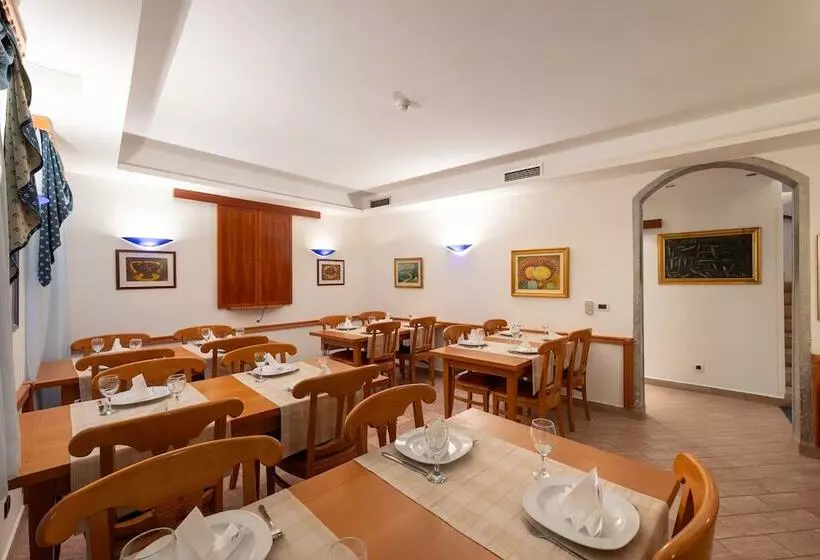 Hotelli Villa Fontana