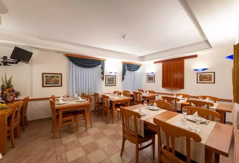 Hotelli Villa Fontana