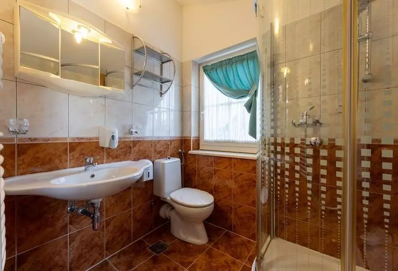 Hotelli Villa Fontana