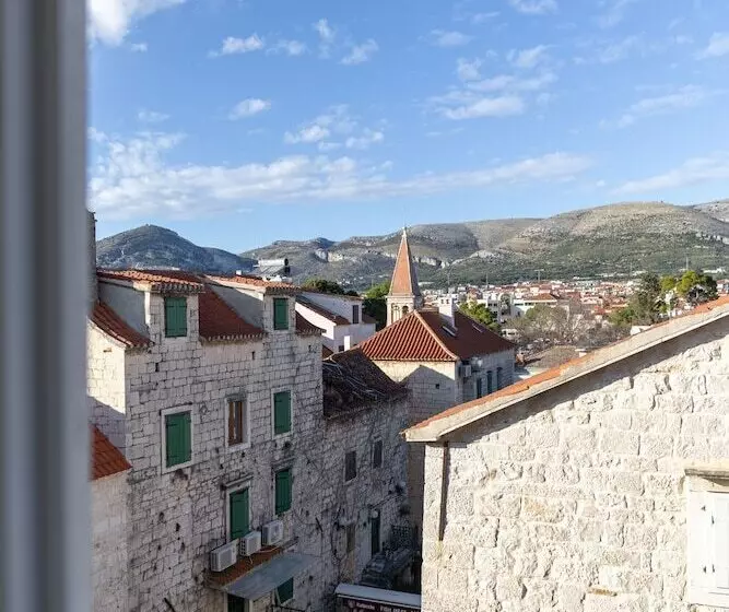 Hotelli Villa Fontana