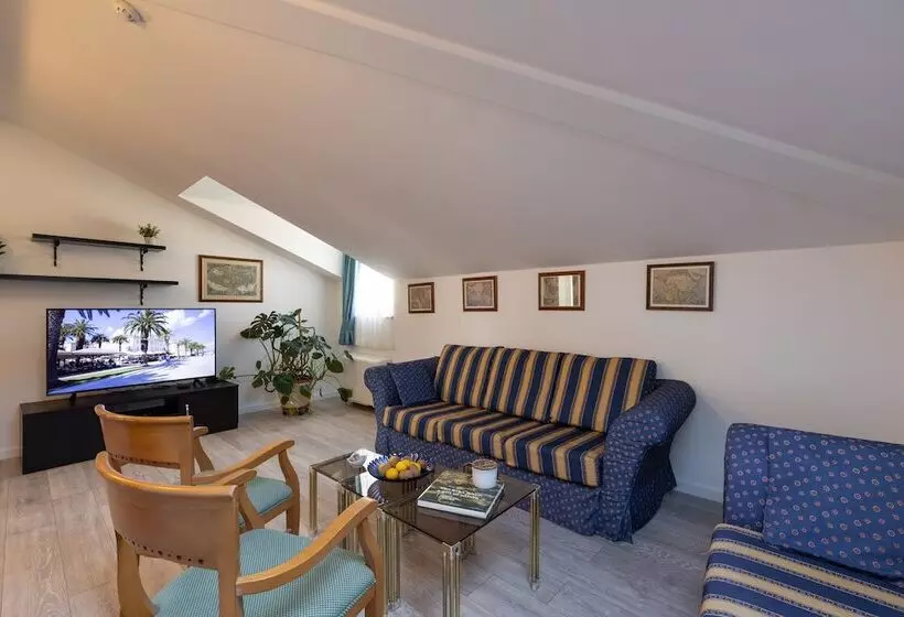 Hotelli Villa Fontana