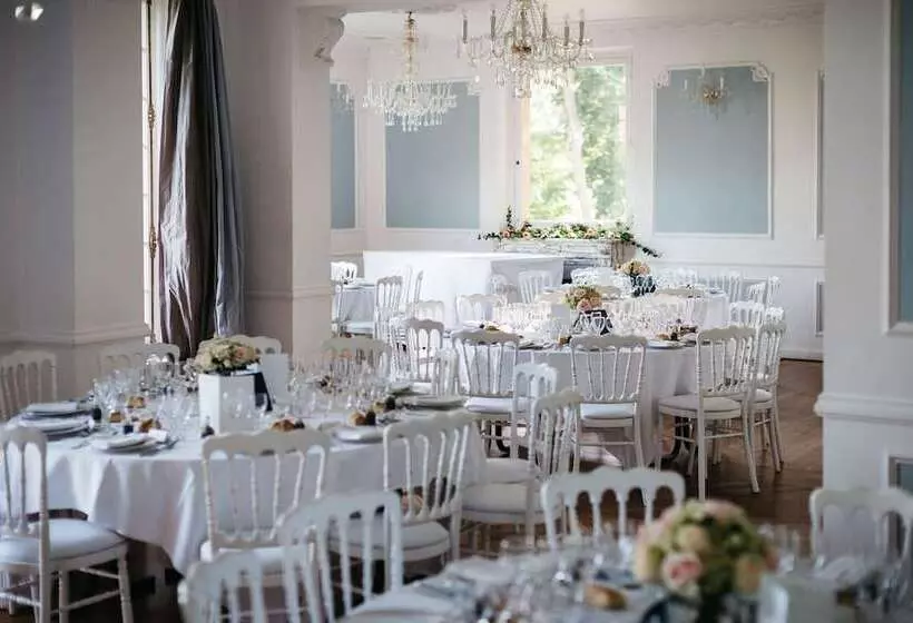 Chateau Hotel De Belmesnil