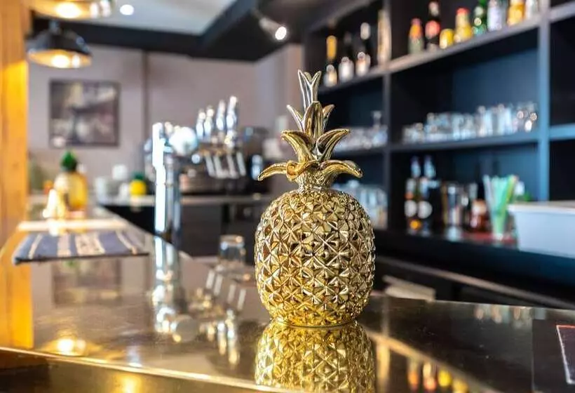 هتل Anne De Bretagne