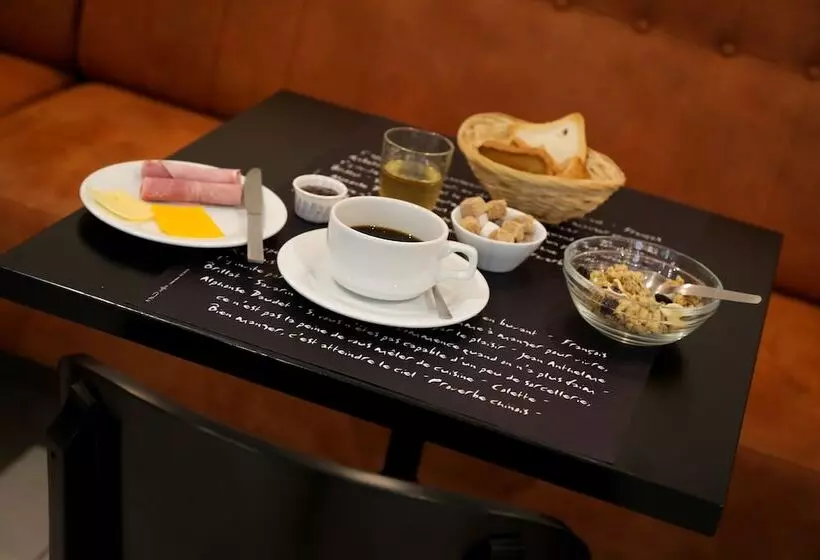 هتل Anne De Bretagne