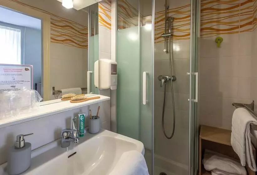 هتل Anne De Bretagne