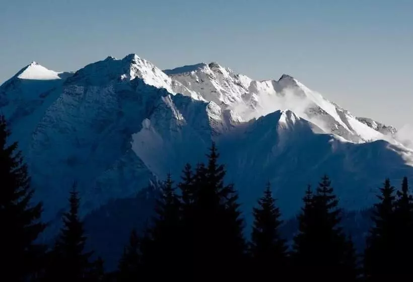 Szálloda Arena Lodge