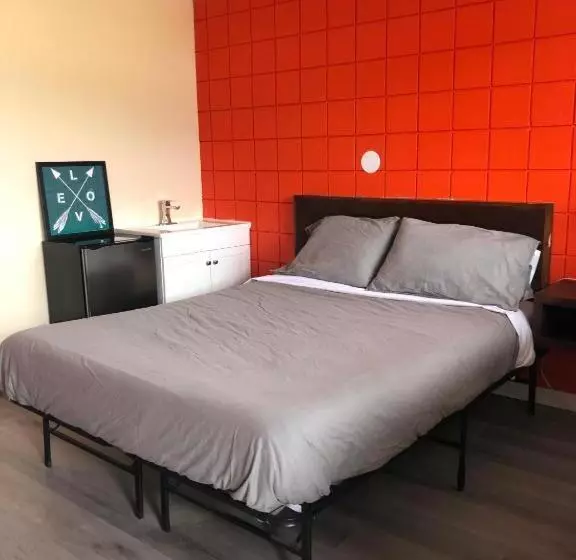 בית מלון כפרי Canterbury Inn