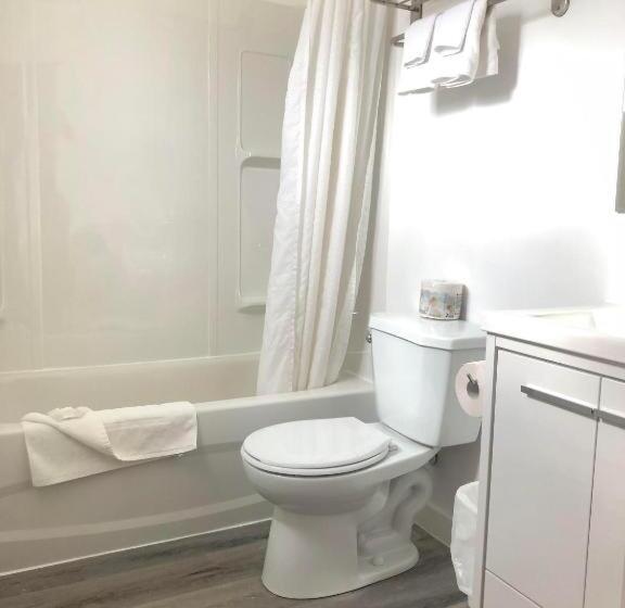 هتل Canterbury Inn