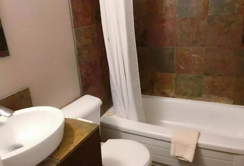 בית מלון כפרי Canterbury Inn