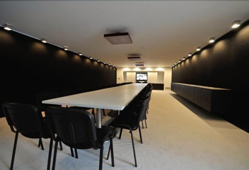 فندق Du Cote Des Olivades