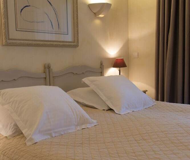 فندق Du Cote Des Olivades