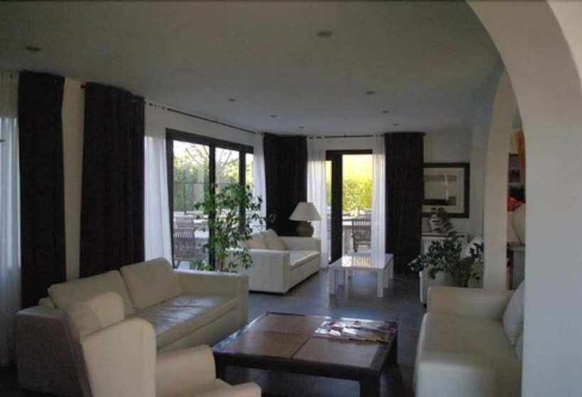 فندق Du Cote Des Olivades