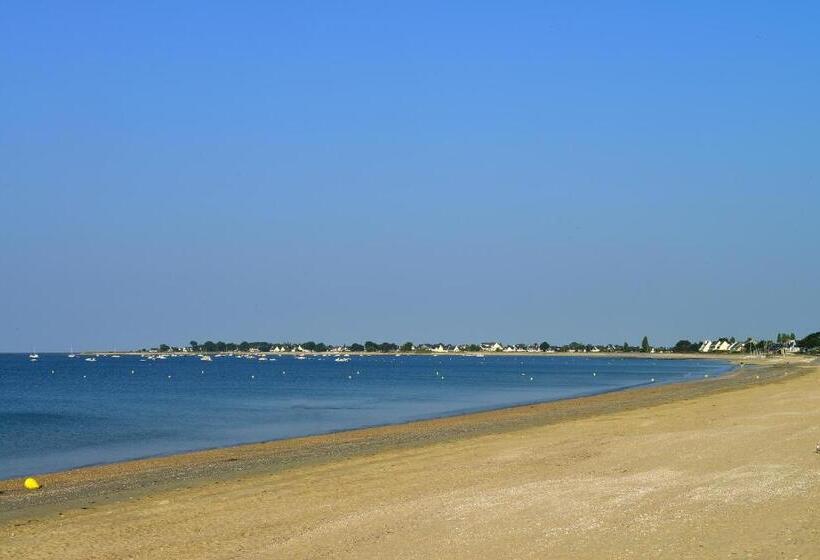 Отель Hôtel De La Plage