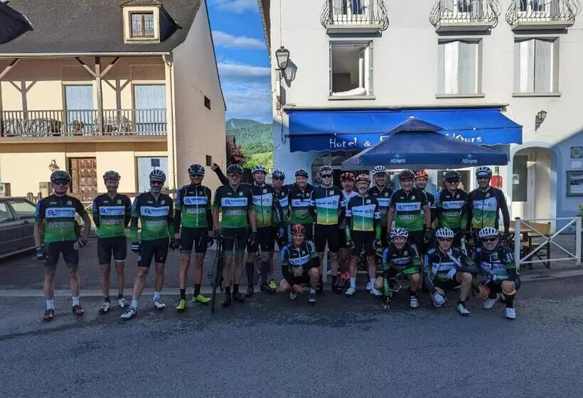 Отель Hôtel De L'ours