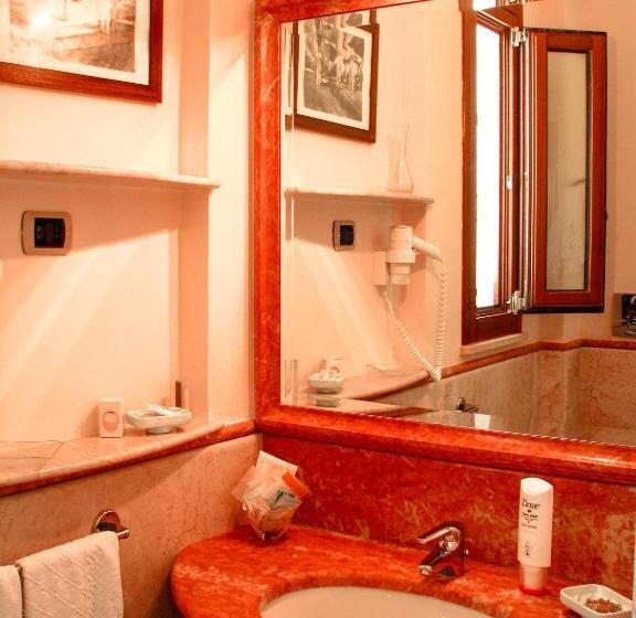 호텔 Il Faro Della Guitgia Tommasino