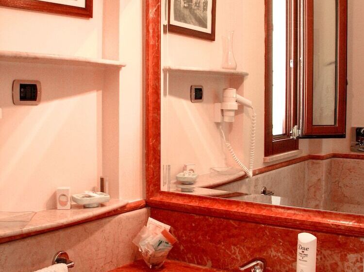 호텔 Il Faro Della Guitgia Tommasino