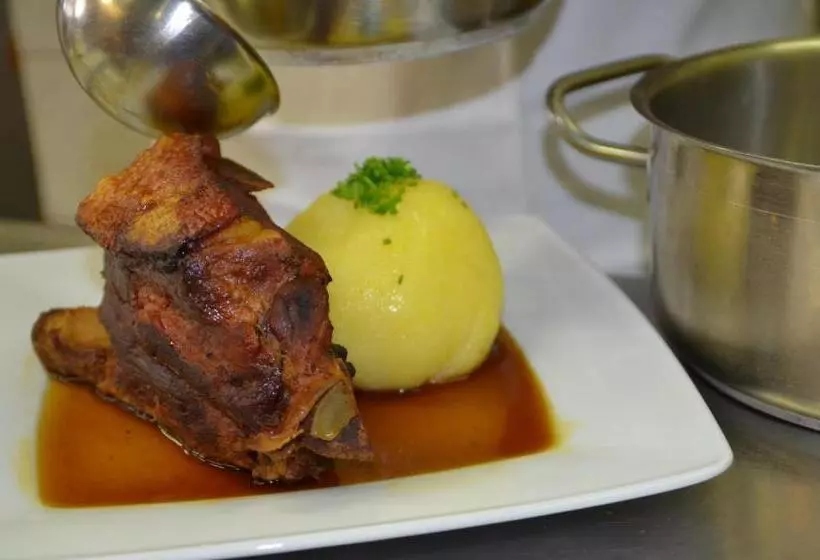 Hotelli Konigsteiner Hof