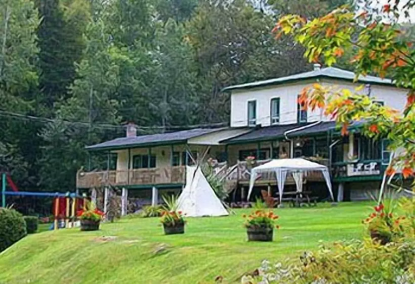 Hotel Le Boisé Du Lac