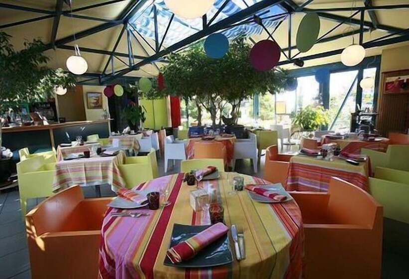 ホテル Logis Au Canard Gourmand