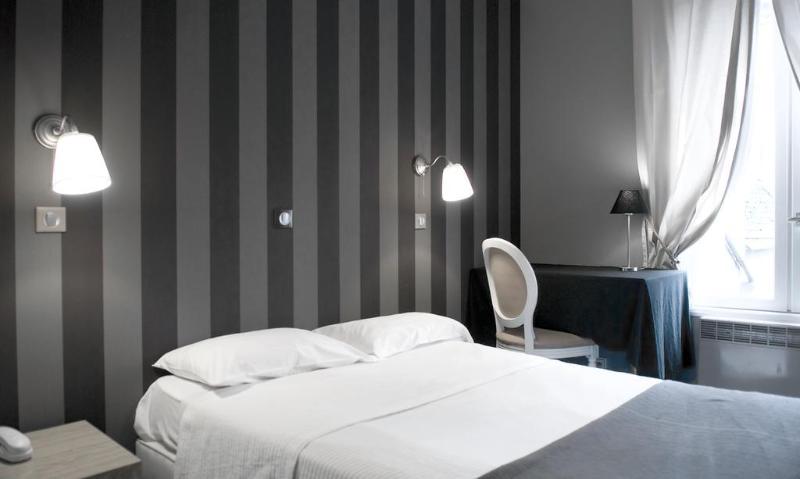 فندق Logis Hôtel Du Théâtre