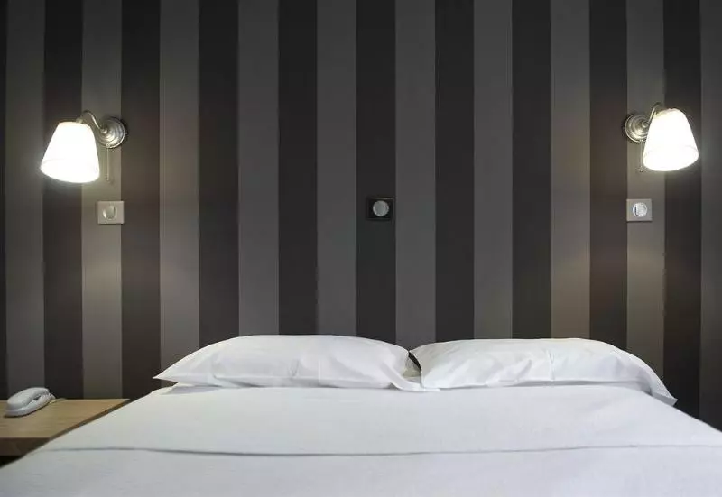 فندق Logis Hôtel Du Théâtre