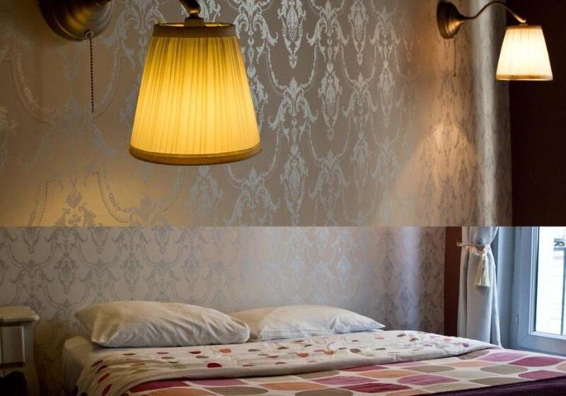 فندق Logis Hôtel Du Théâtre