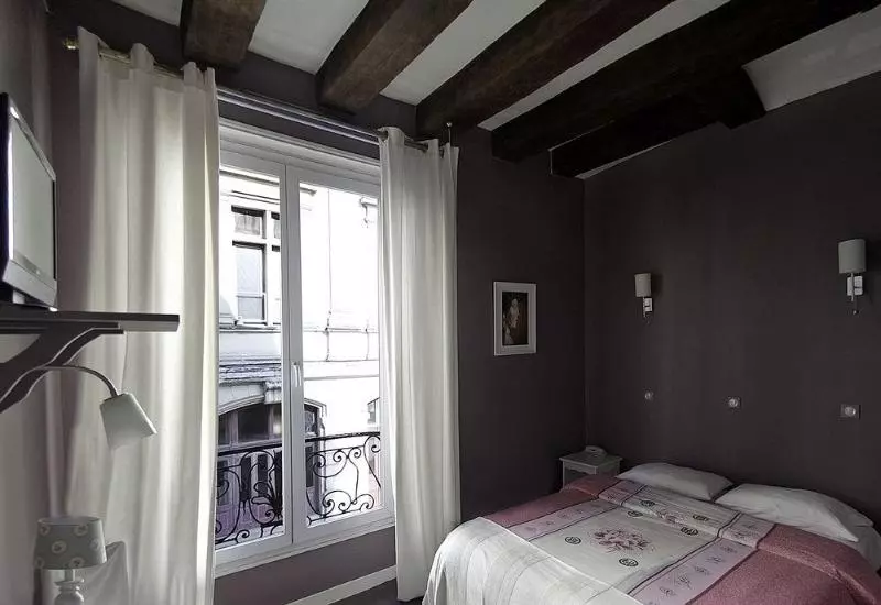 فندق Logis Hôtel Du Théâtre