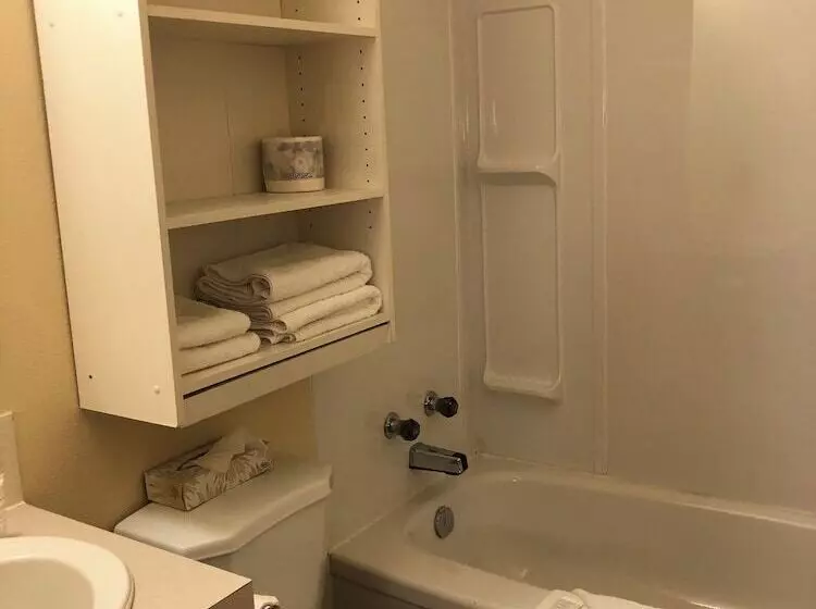 בית מלון כפרי Canterbury Inn