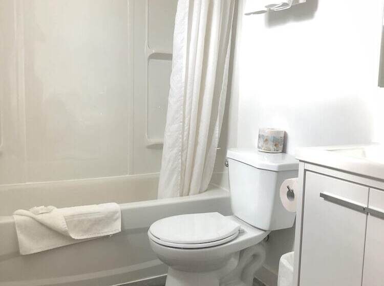 هتل Canterbury Inn